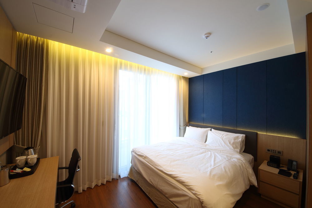 Benikea The H Hotel Hwaseong Екстериор снимка