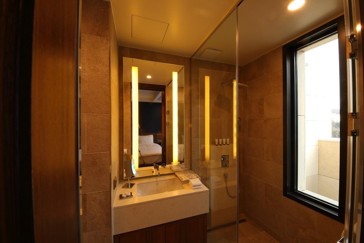 Benikea The H Hotel Hwaseong Екстериор снимка