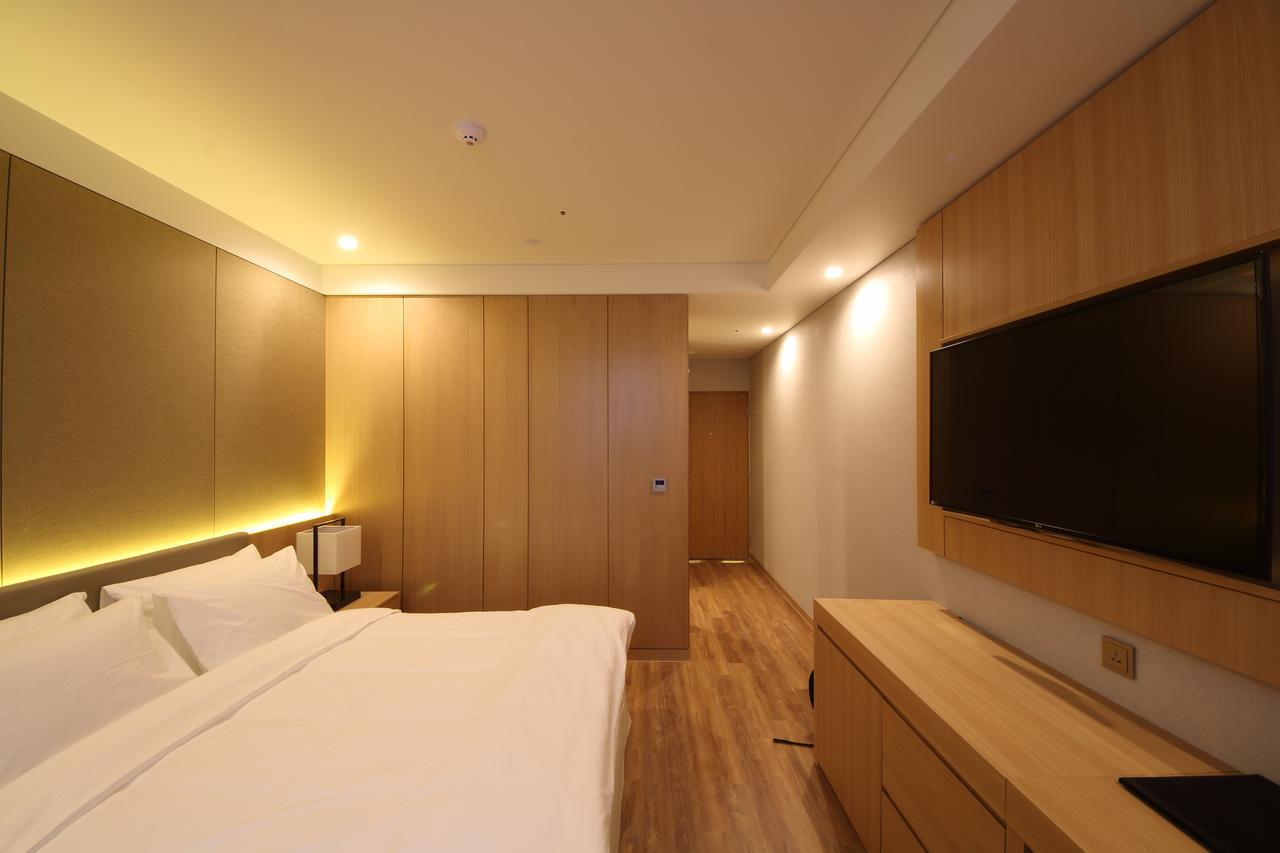 Benikea The H Hotel Hwaseong Екстериор снимка