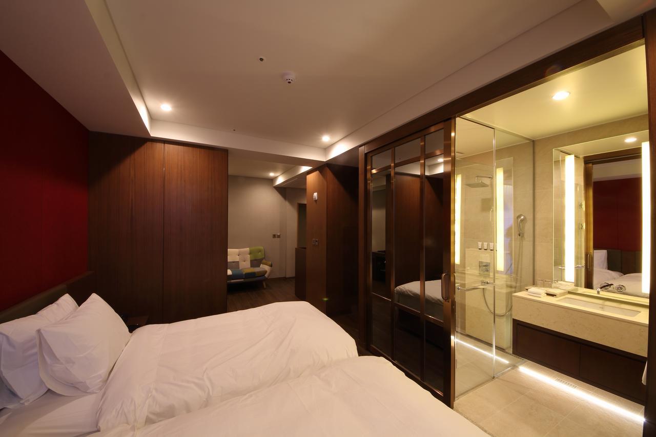 Benikea The H Hotel Hwaseong Стая снимка
