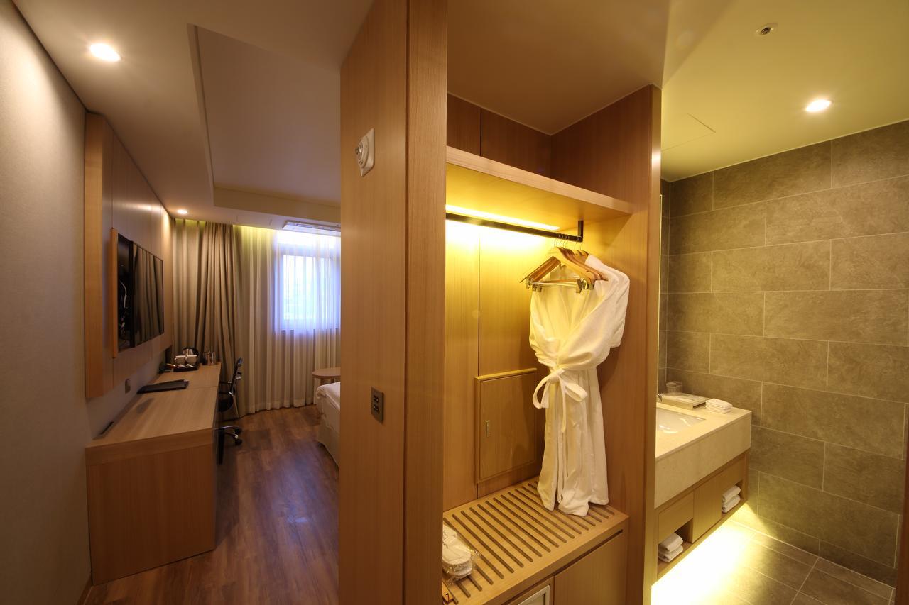 Benikea The H Hotel Hwaseong Екстериор снимка