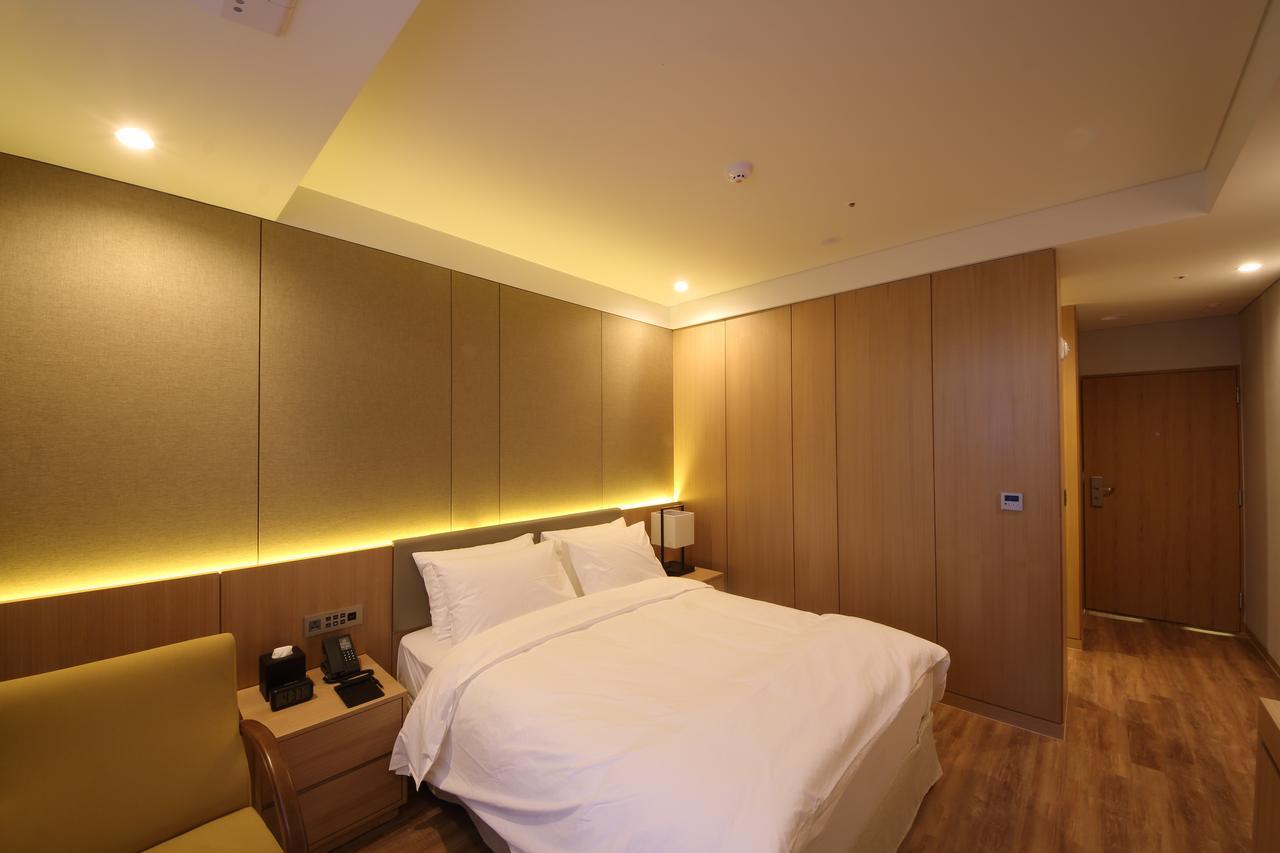 Benikea The H Hotel Hwaseong Екстериор снимка